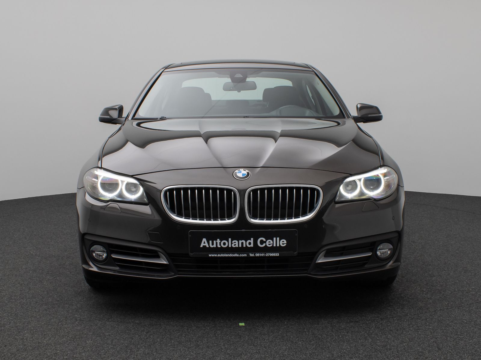 Fahrzeugabbildung BMW 520d Kamera Glasdach HUD HiFi Komfort Alarm AHK