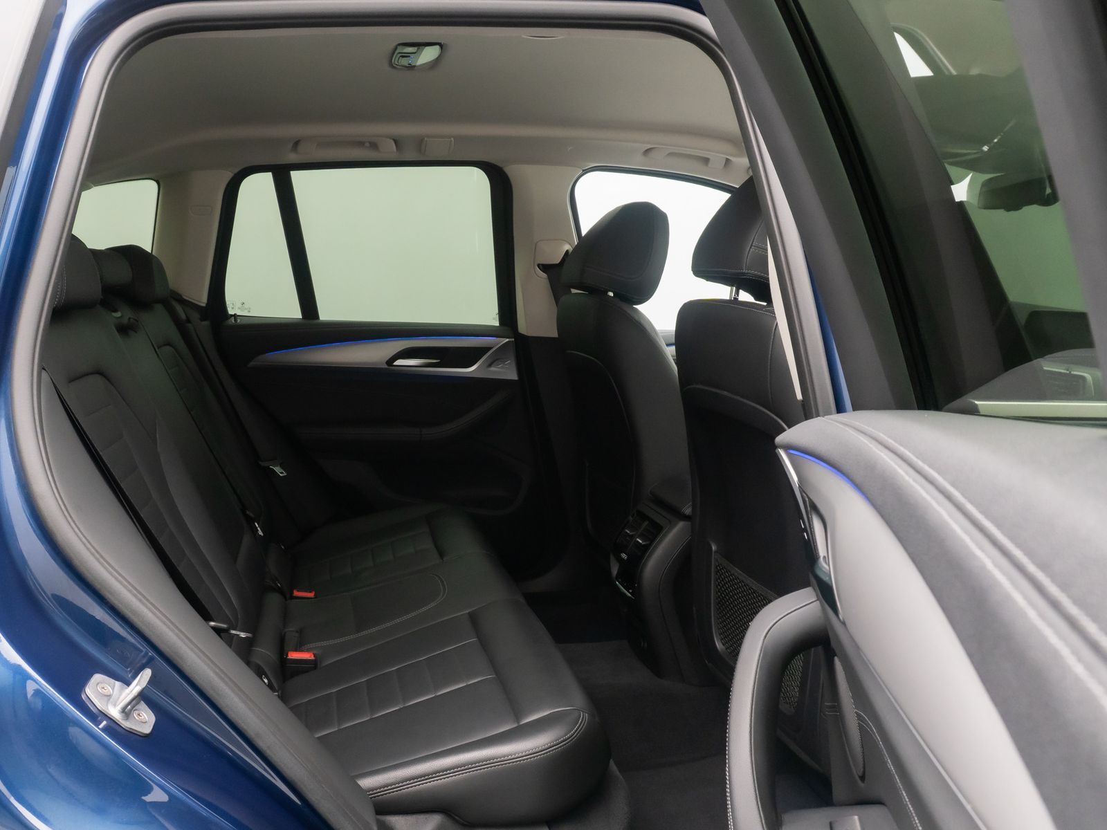 Fahrzeugabbildung BMW X3 xD20d Luxury Line Kamera AHK HUD Alarm 19Zoll