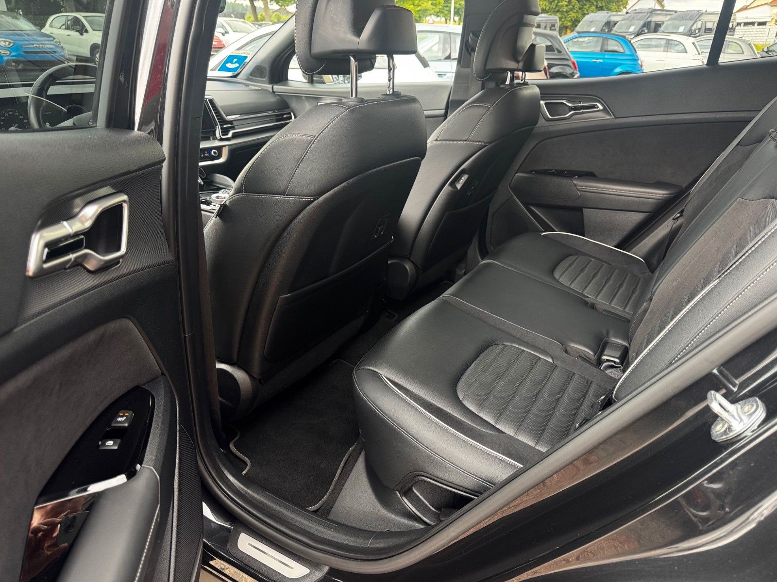 Fahrzeugabbildung Kia SPORTAGE 1.6T PHEV GTL DRIVE SOUND 265 PS 360°