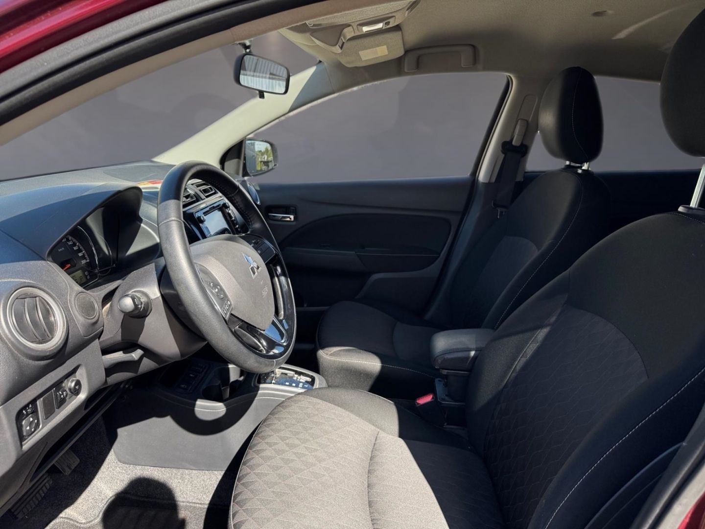 Fahrzeugabbildung Mitsubishi Space Star Top LED Automatik Apple CarPlay Klima