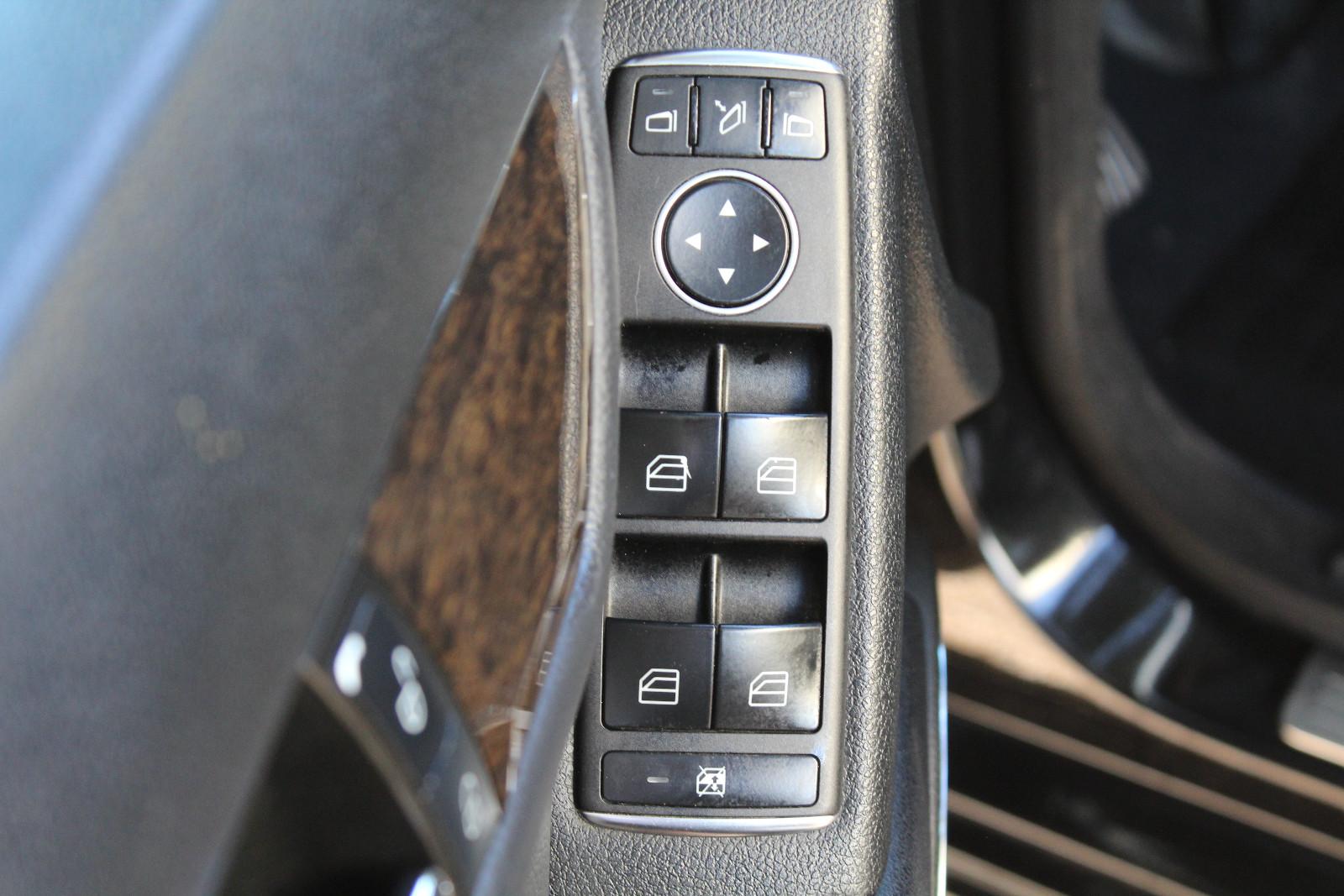 Mercedes-Benz C180 2011 — photo 8