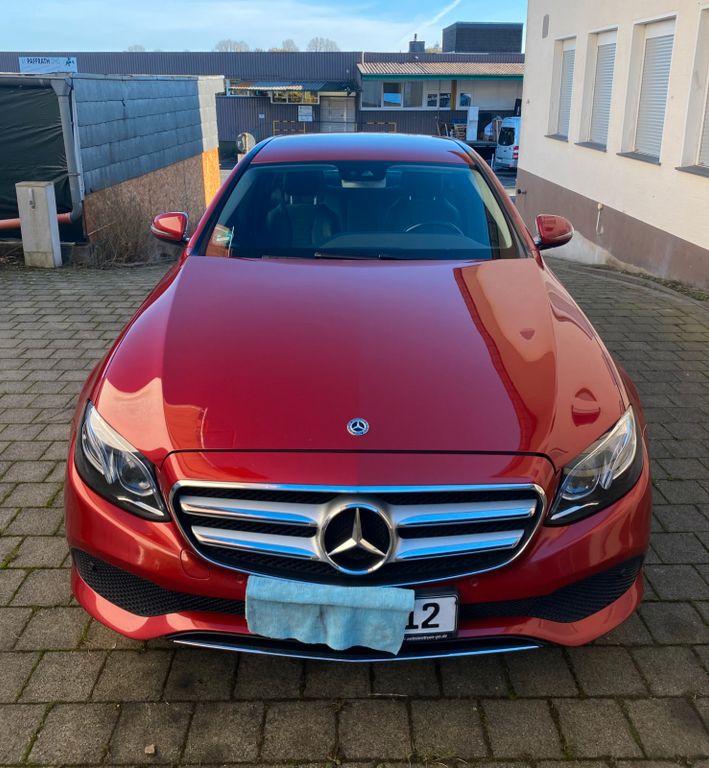 Image of Mercedes-Benz E 220