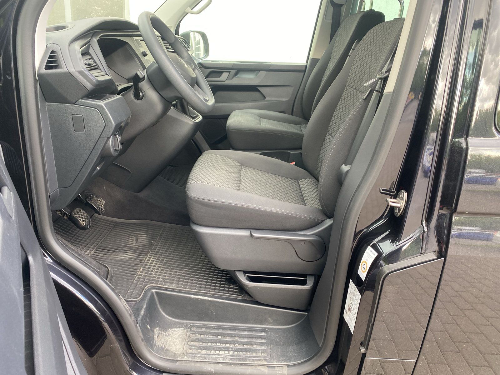 Fahrzeugabbildung Volkswagen T6 Multivan T6.1 2.0 TDI Trendline AHK