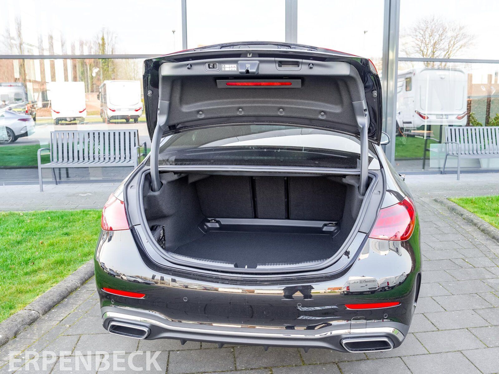 Fahrzeugabbildung Mercedes-Benz C 200 AMG Distronic AHK 360° DigitalLight Memory