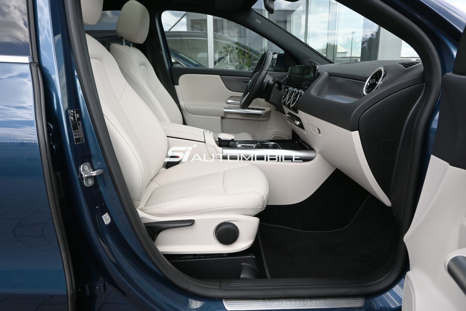 Fahrzeugabbildung Mercedes-Benz GLA 200 d 4MAT. Progressive °AHK°PANORAMA°