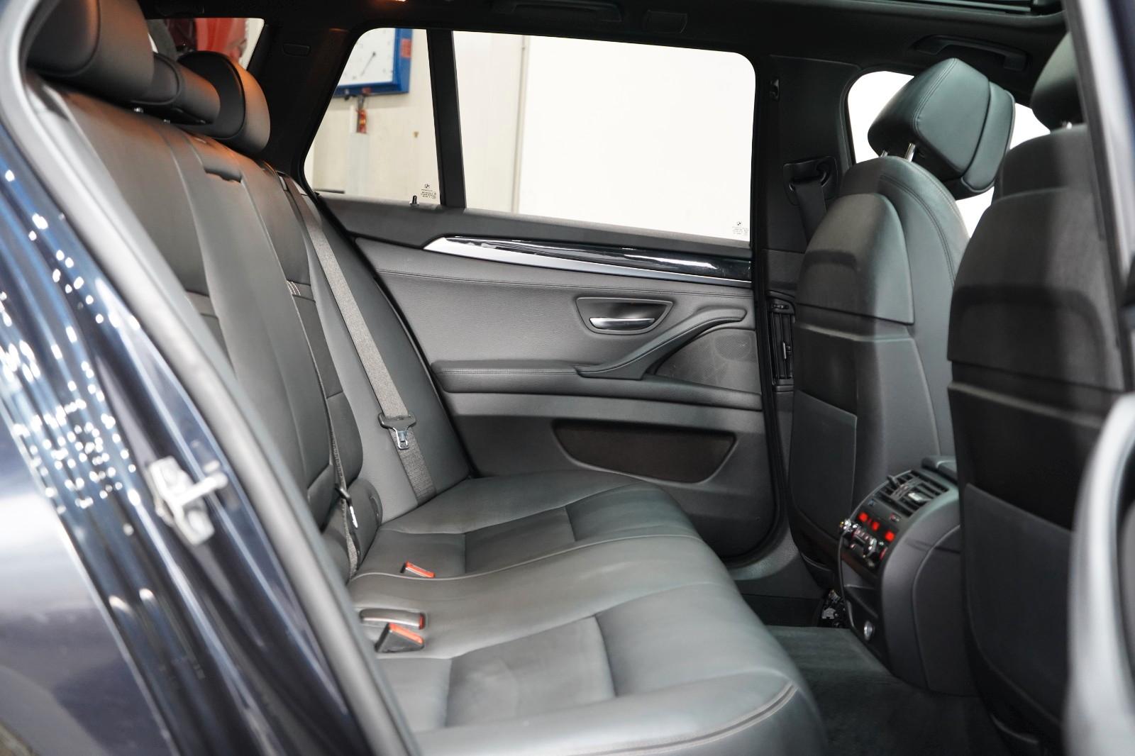 BMW M550 d Touring xDrive 381 ch • BVA • Harman Kardon • HUD • Toit Panoramique