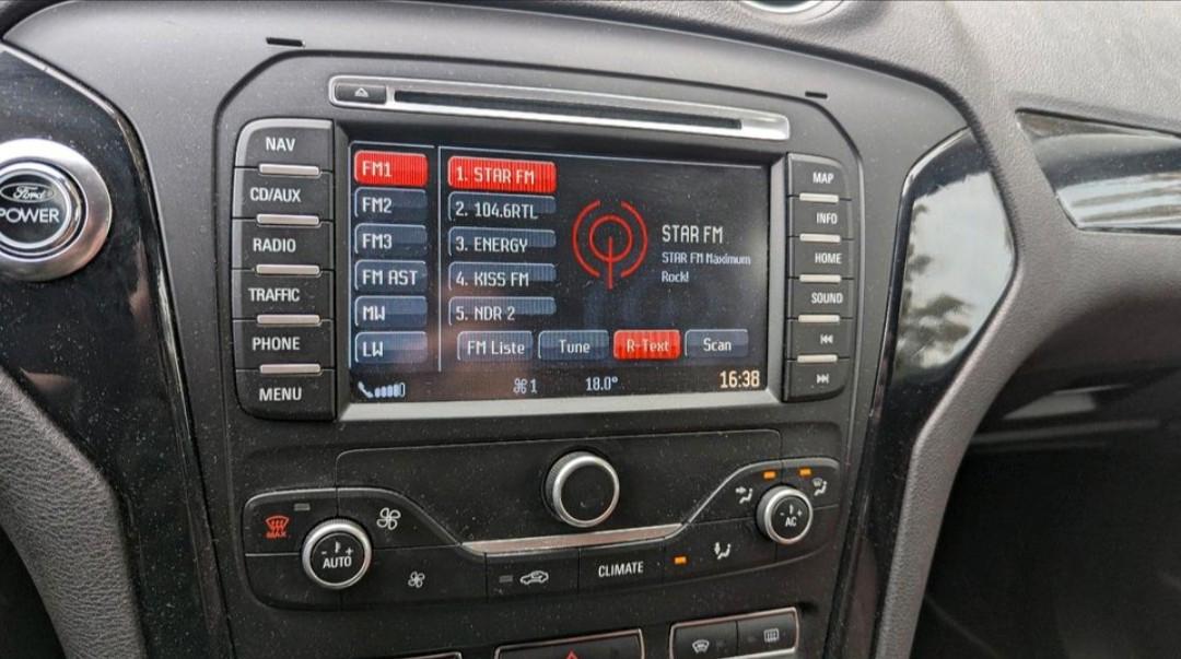 Ford Mondeo 2011 — photo 11