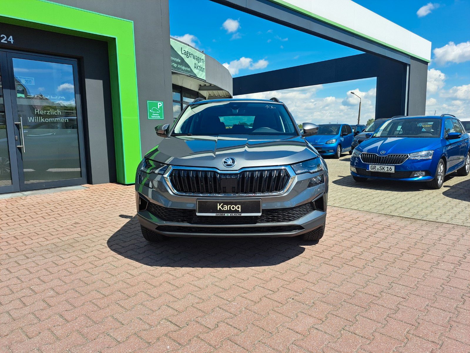 Skoda KAROQ Selection 2.0 TDI 110 kW 150 PS DSG AHK imagem 2