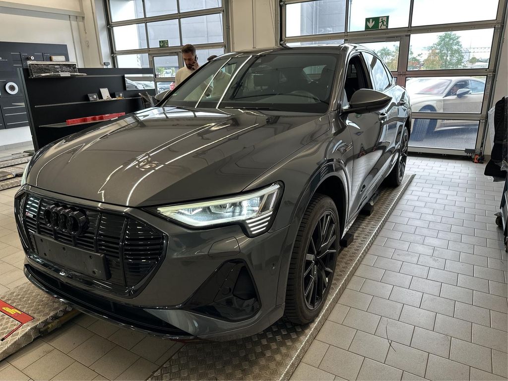 Image of Audi e-tron