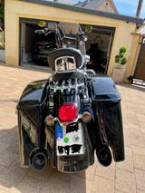 Harley-Davidson Roadking Sehr guter Zustand nur 6000 km - Motorräder in Halle