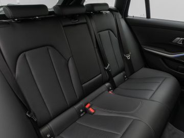 Fahrzeugabbildung BMW M340d xDr Tour HUD H/K Pano M Sportbremse Laser