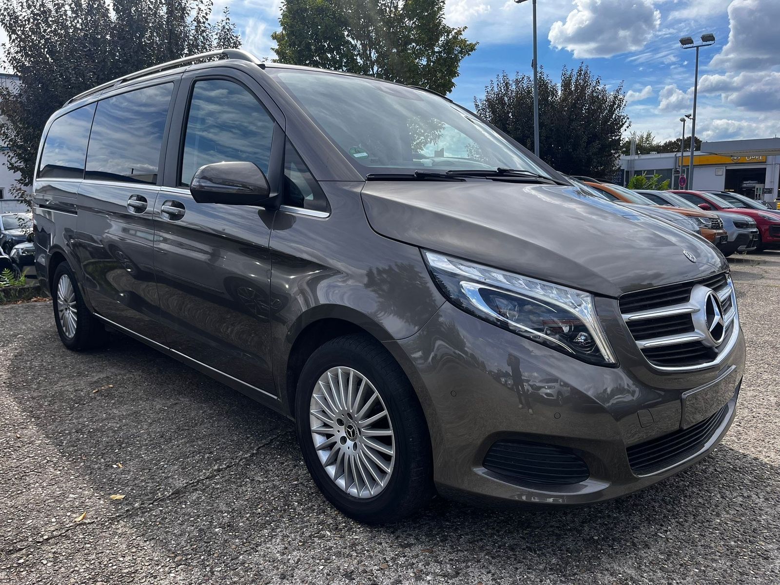 MERCEDES-BENZ V 220 CDI lang Avantgarde Edition – Bild 4