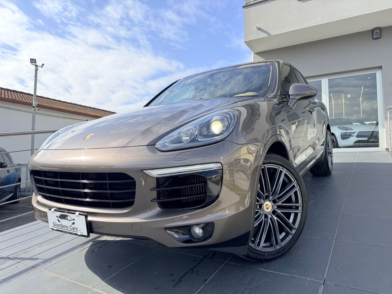 PORSCHE Cayenne