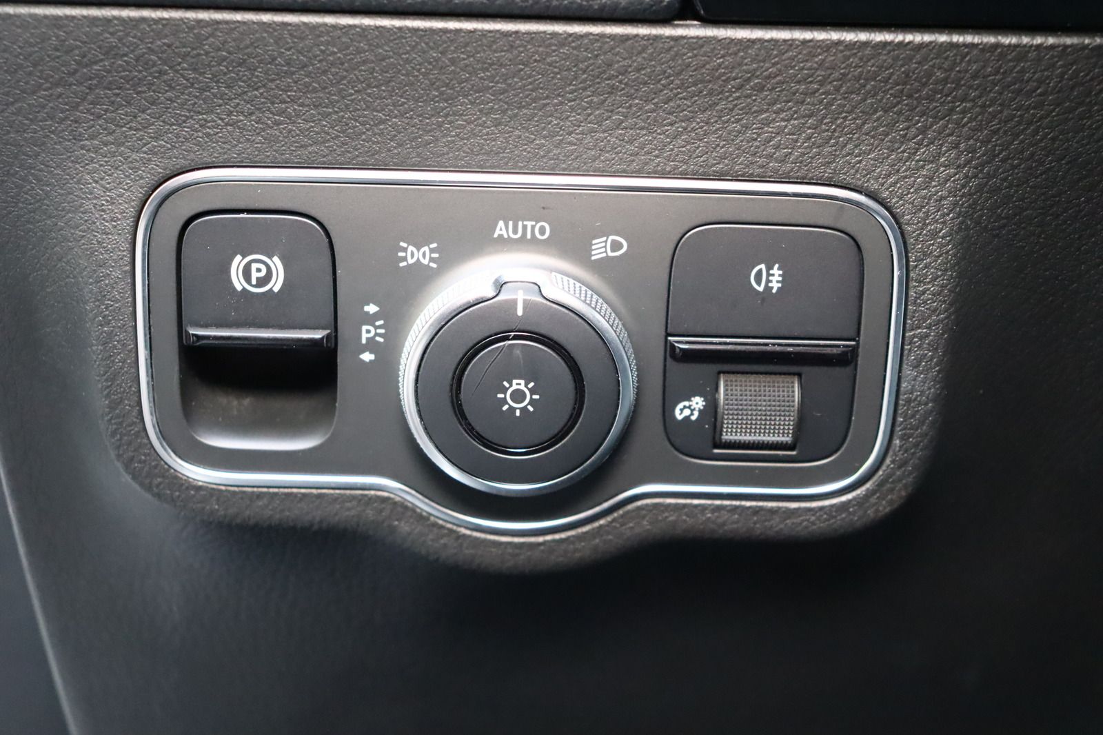 Fahrzeugabbildung Mercedes-Benz B 200 AMG Line * Navigation * Alcantara