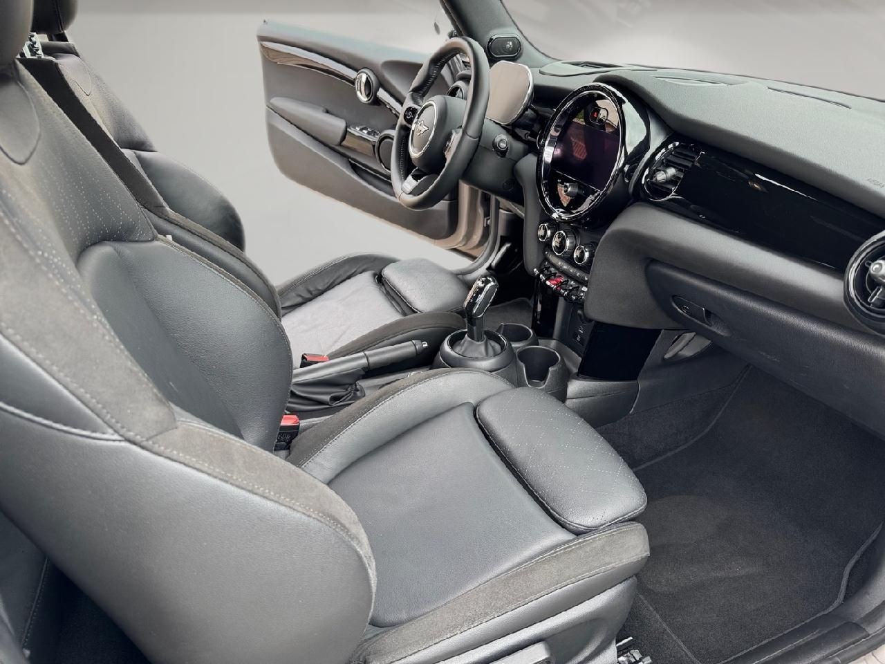Fahrzeugabbildung MINI Cabrio Cooper John Cooper Works Trim