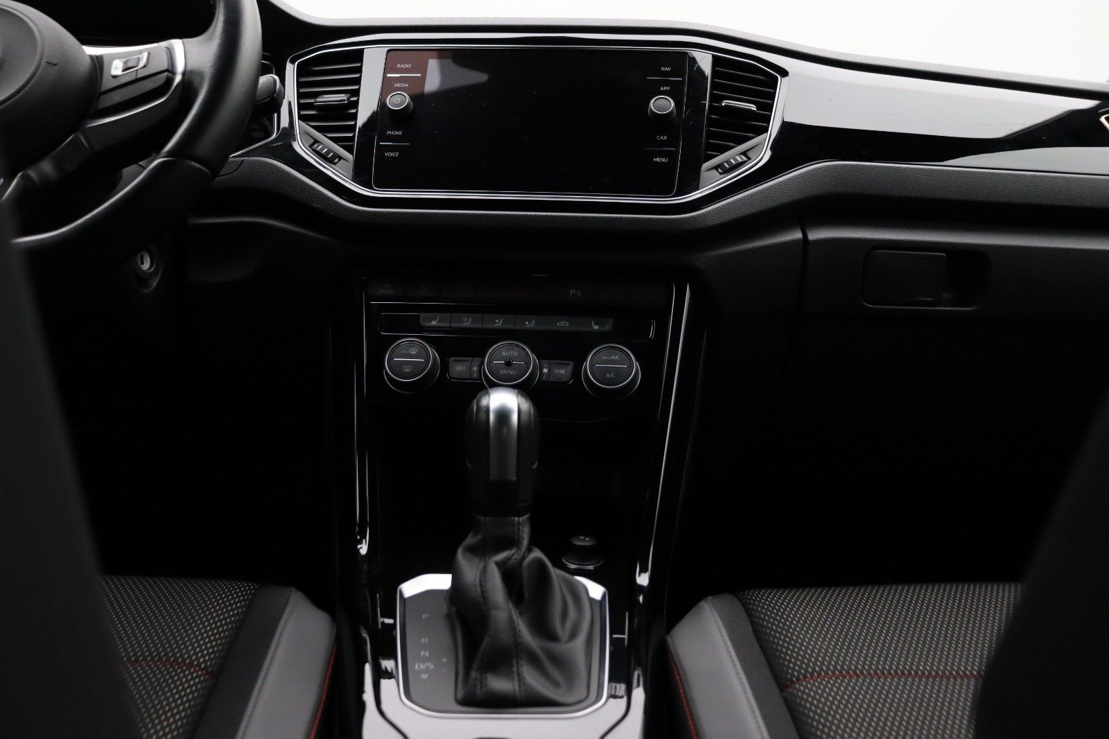 Fahrzeugabbildung Volkswagen T-Roc Sport Kamera LED Black Style Paket "beats"