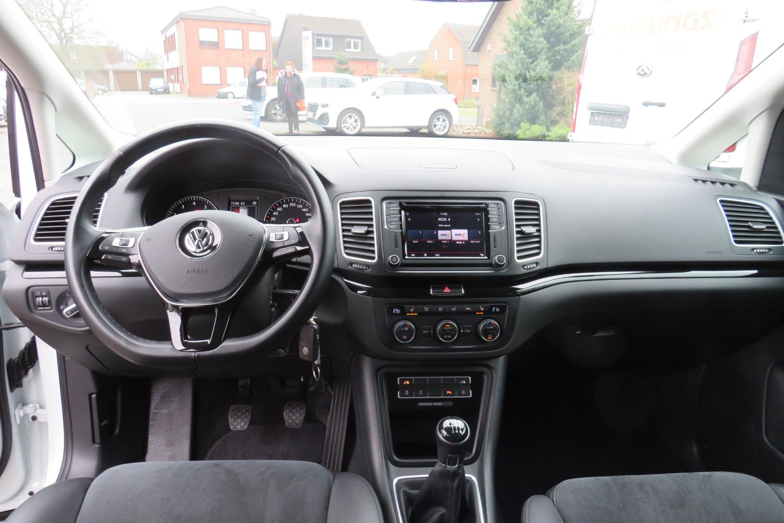 Fahrzeugabbildung Volkswagen Sharan Highline 7-SITZE AHK NAVI ACC 1.HAND