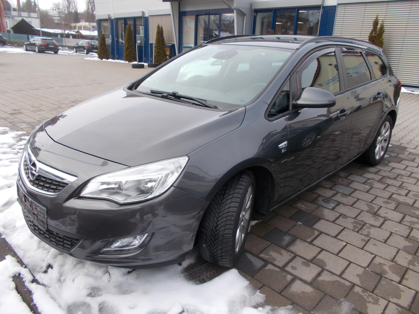 Opel Astra J Sports Tourer 150 Jahre/LPG -Anlage