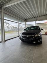 Opel Insignia A Sports Tourer Innovation - Opel Insignia mit Diesel-Antrieb: Allradantrieb, Kombi