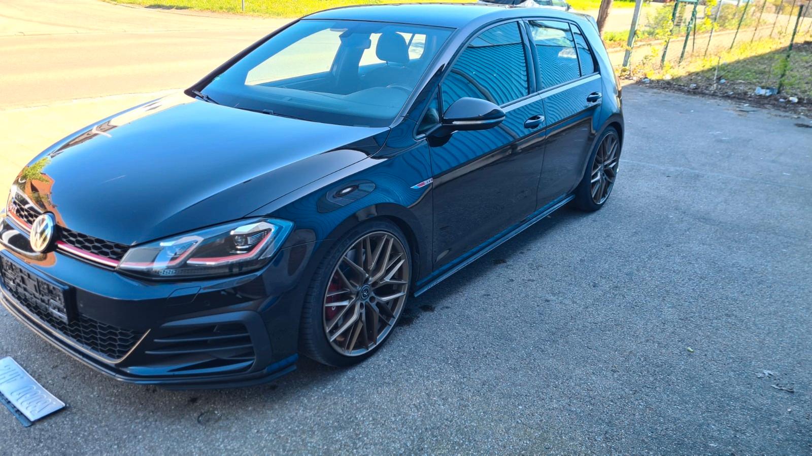 Volkswagen Golf VII GTI Perf. Gewinde 19" LED Xenon Navi