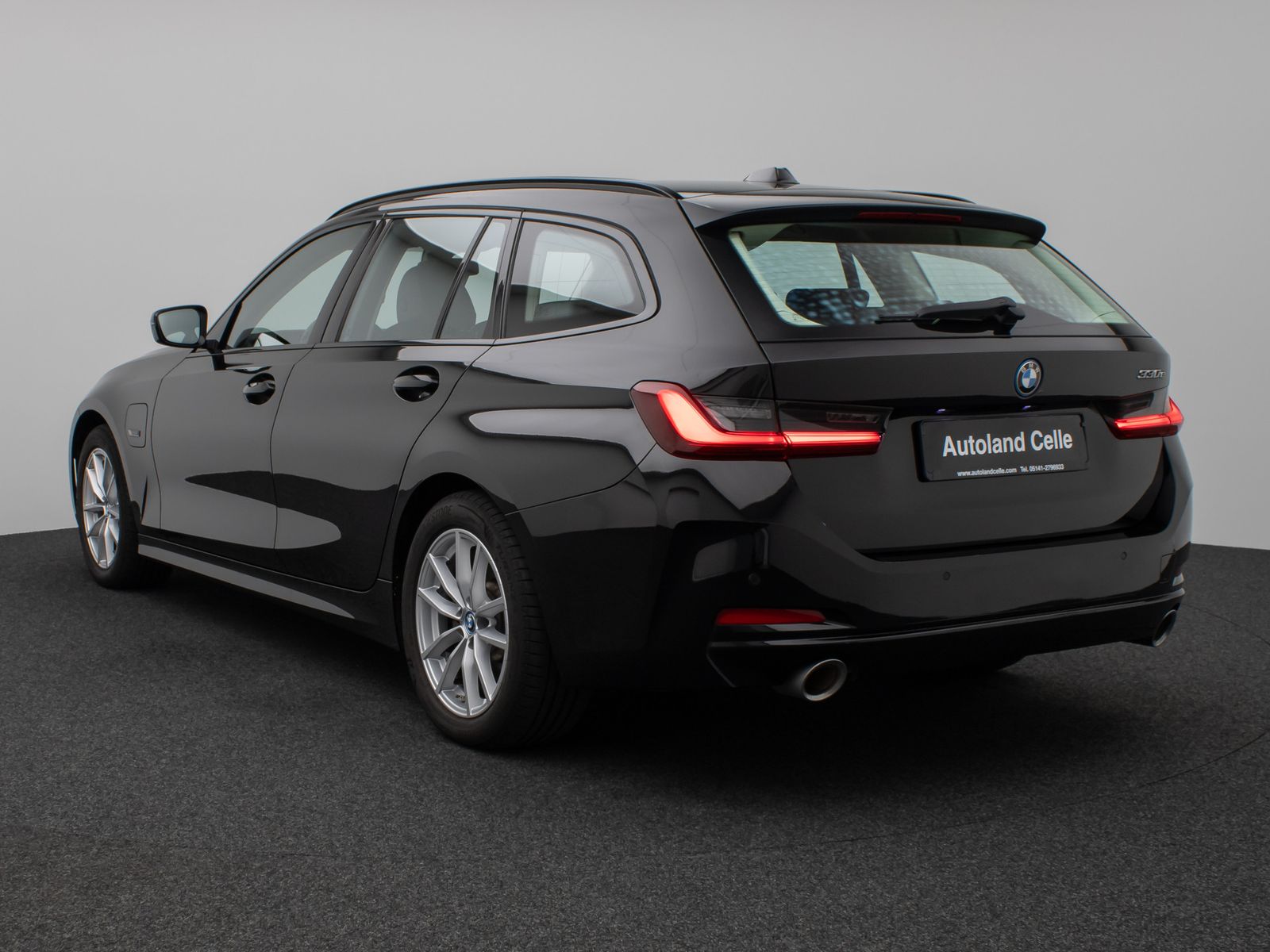 Fahrzeugabbildung BMW 330e DAB CockPit+ PDC Geschwindigkeitsreg Sport