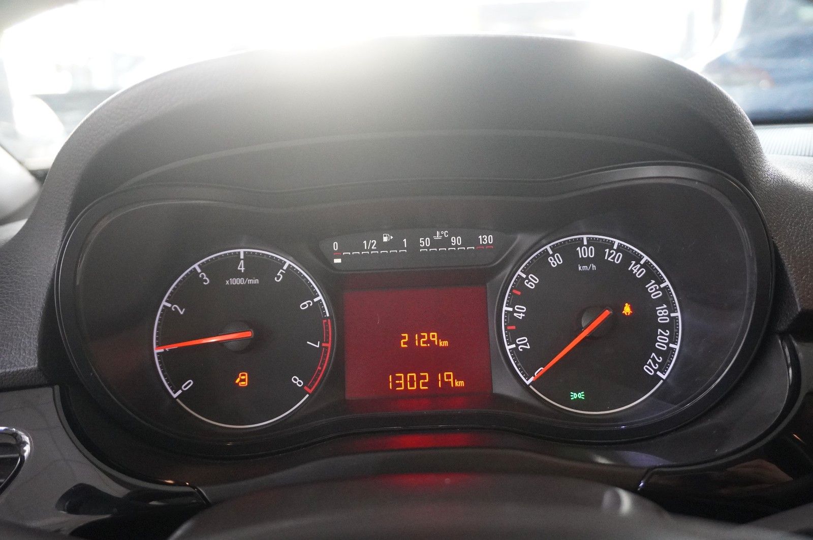 Fahrzeugabbildung Opel Corsa E 1.4T DRIVE 3-TÜR KLIMA/SHZ/PDC/TEMP./LHZ