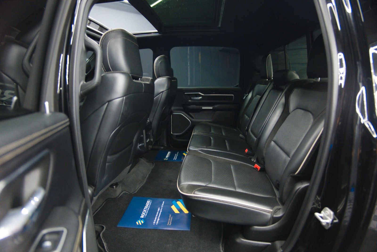 Fahrzeugabbildung Dodge RAM 5.7 V8 HEMI 4x4 Night LARAMIE LONGBED 19%