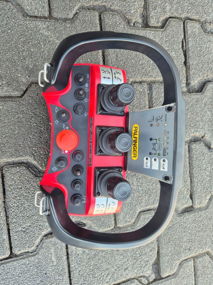 Fahrzeugabbildung Iveco AD200X40/P HR OFF 4x2 Palfinger PK 12.501 FunK