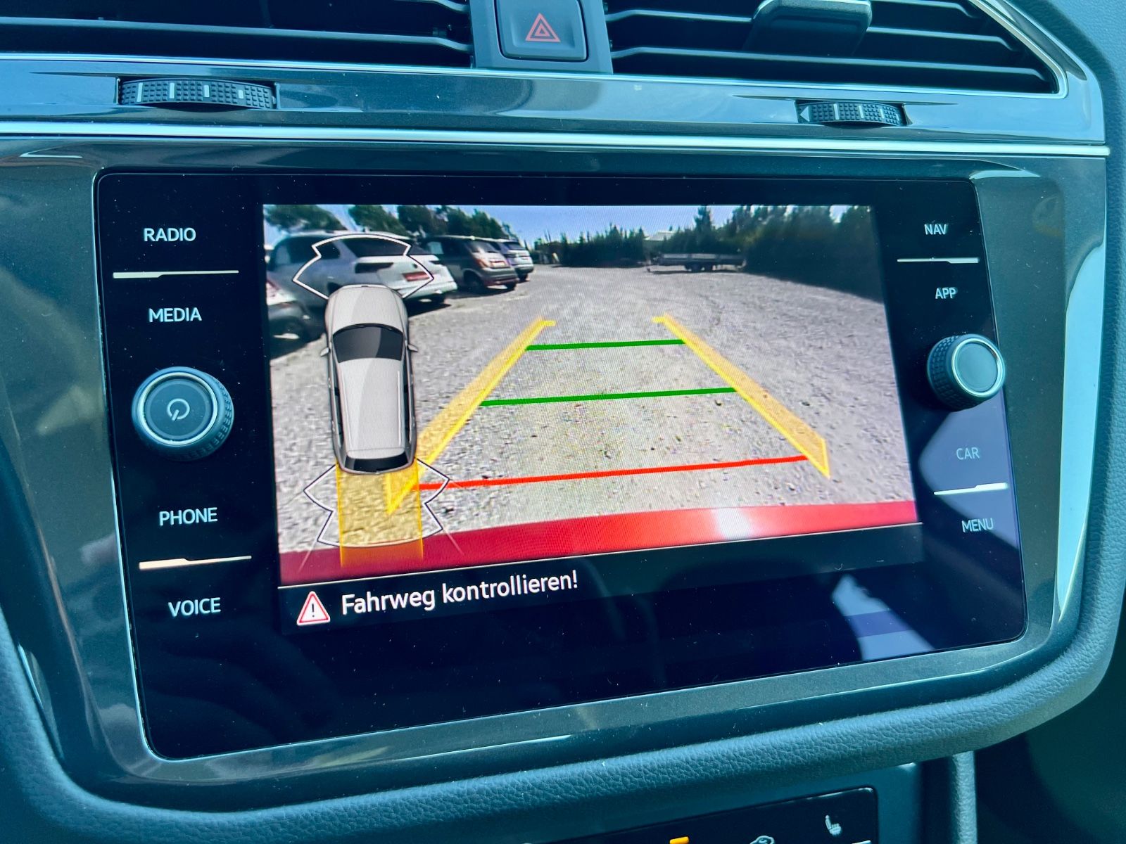 VW Tiguan 2.0 TDI Elegance 4Motion NAVI CAM SHZ