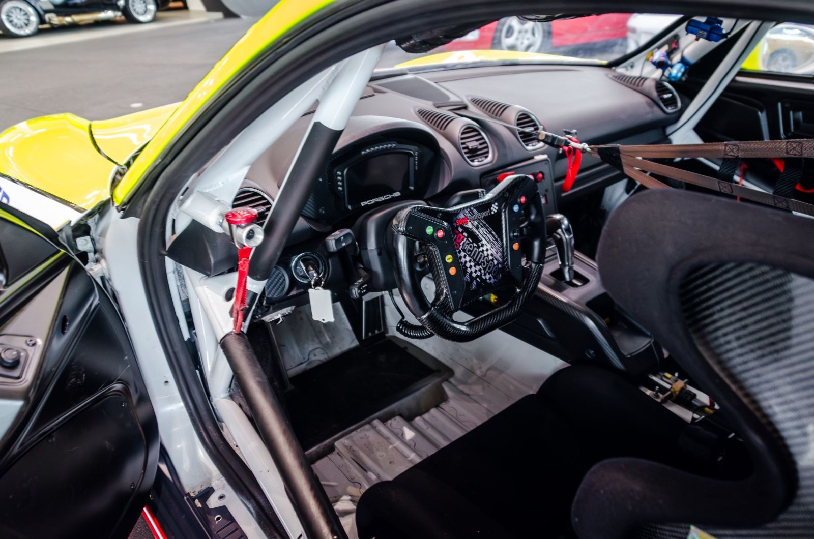 Porsche Cayman GT4 Clubsport MR DMSB Manthey foto 13