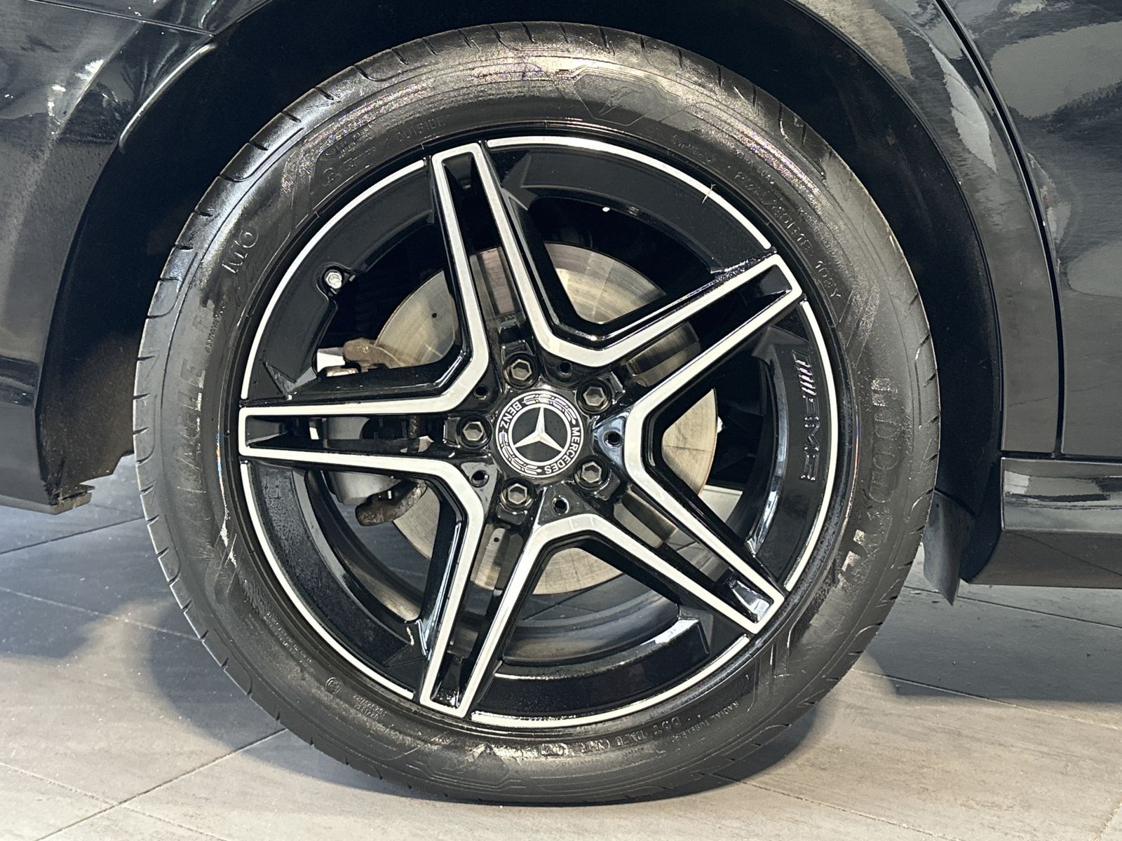 Fahrzeugabbildung Mercedes-Benz E 300e T AMG-Line NAV+LED+360°+PANO+WIDE+CARPLAY