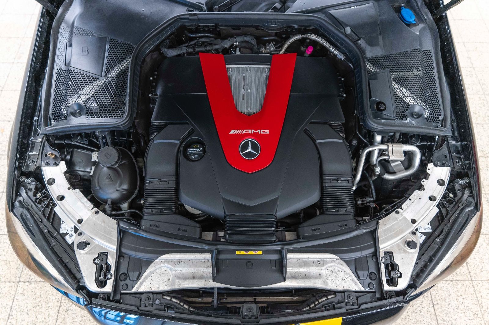 Fahrzeugabbildung Mercedes-Benz C 43 AMG C63 Optik BURMESTER CARBON KAM LED NAV