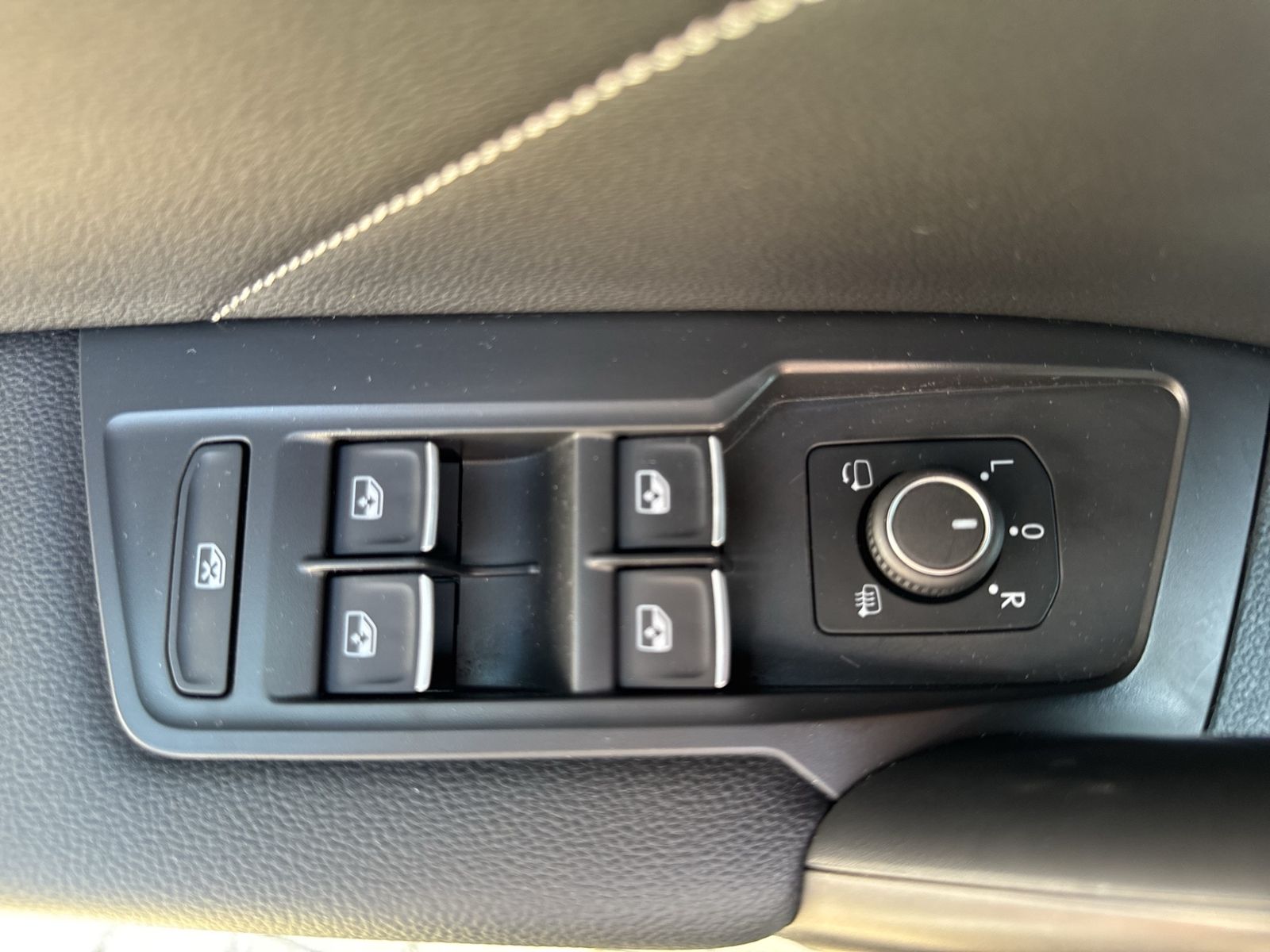 Tiguan Allspace 2.0 TDI R-Line 4Motion, AHK, Bus