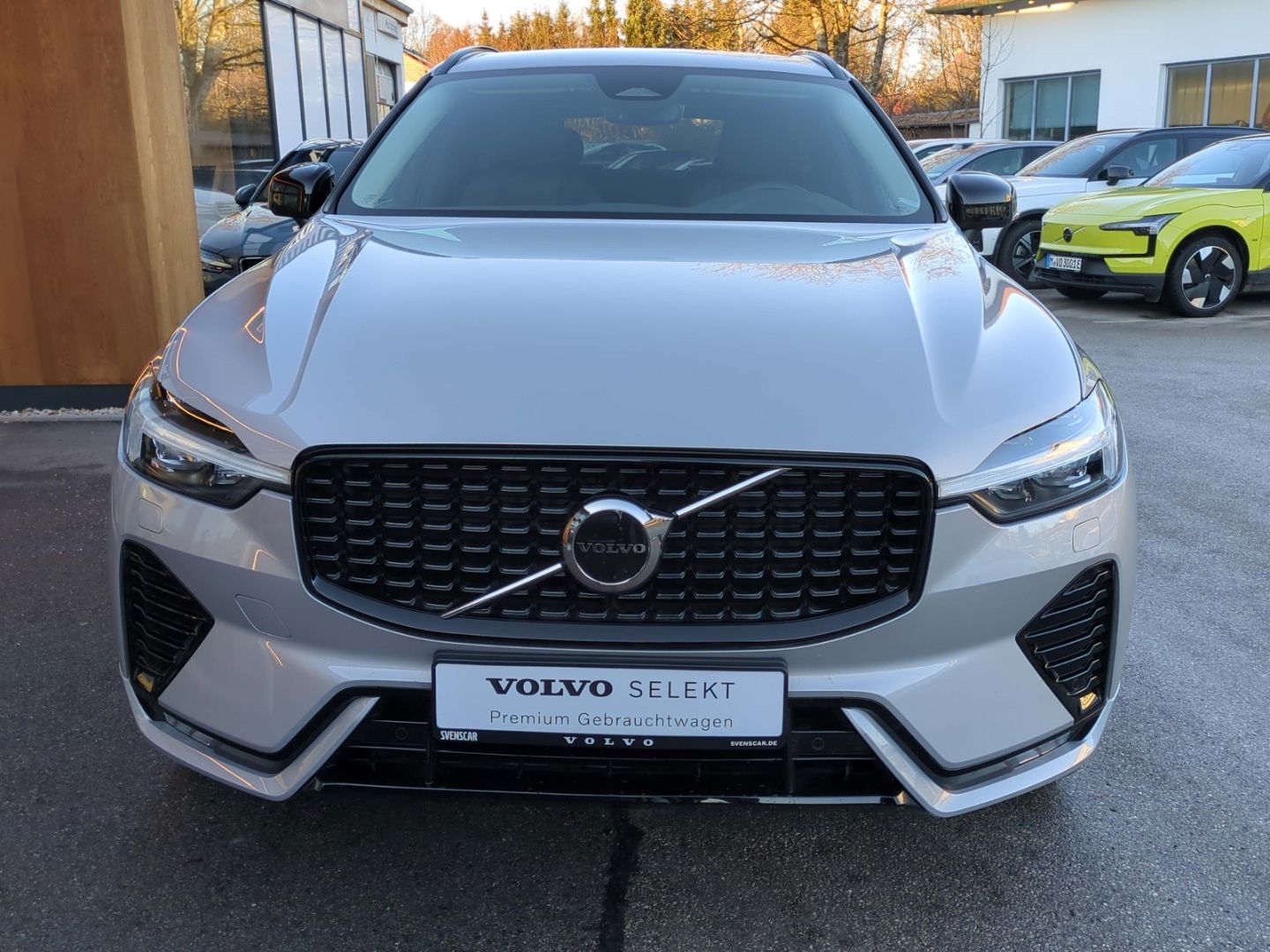 Volvo XC60 B4 AWD Plus Dark Leder Navi HarmanKardon Me foto 2