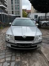 Skoda Octavia Combi Elegance AUT*Klima*XENON - Skoda Octavia aus 2005: Combi