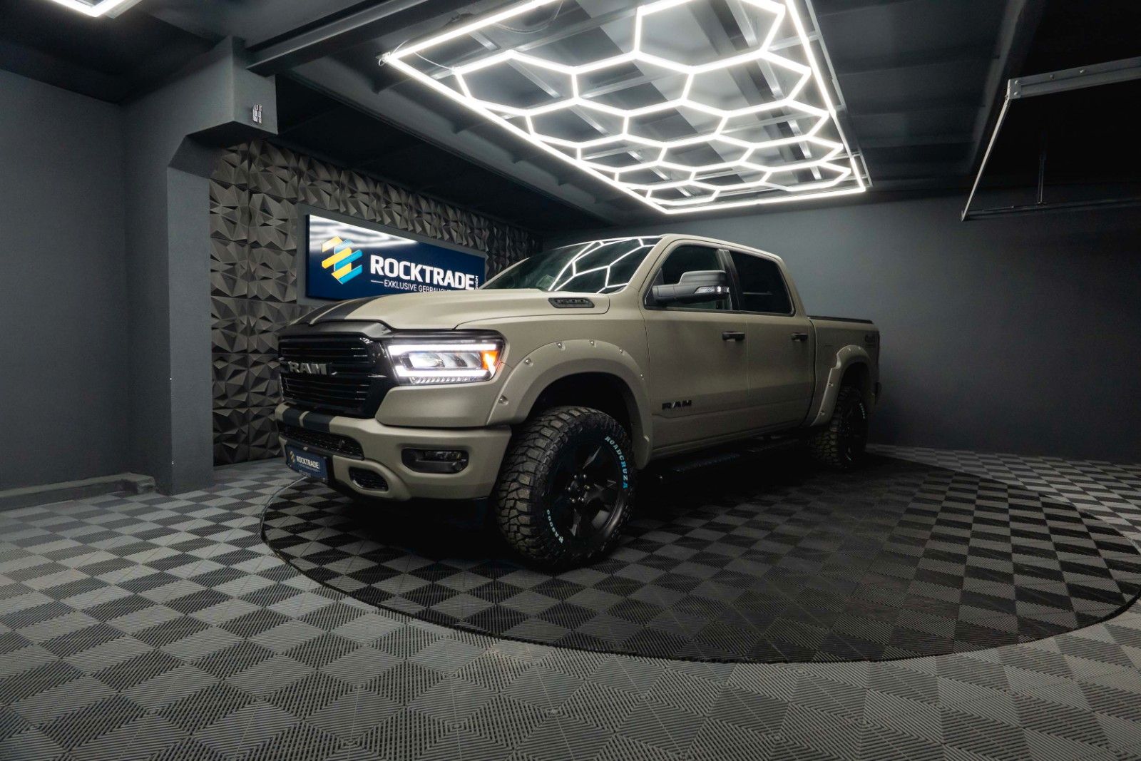 Fahrzeugabbildung Dodge RAM 5.7 V8 HEMI 4x4 OFFROAD RAPTOR Style 19% VAT