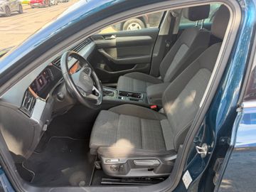Volkswagen Passat - 11