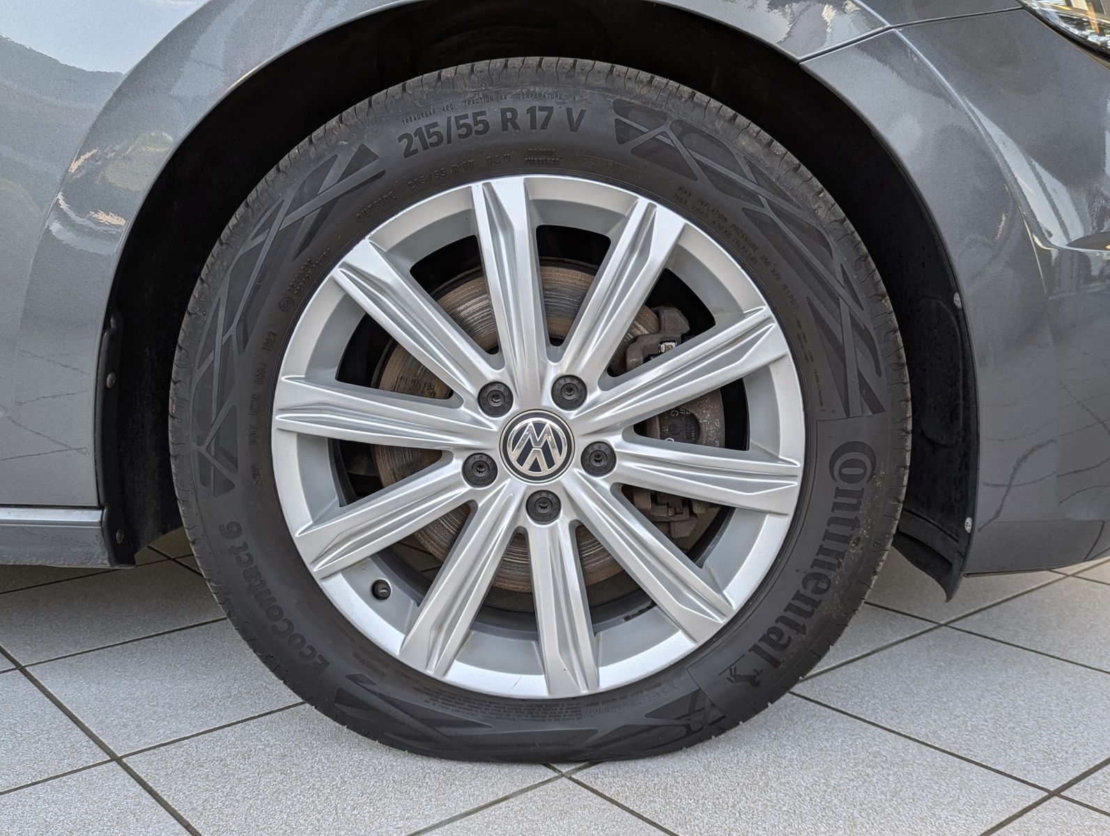 VW Touran 2.0 TDI DSG Highline Kamera AHK Sport LED - Image 10