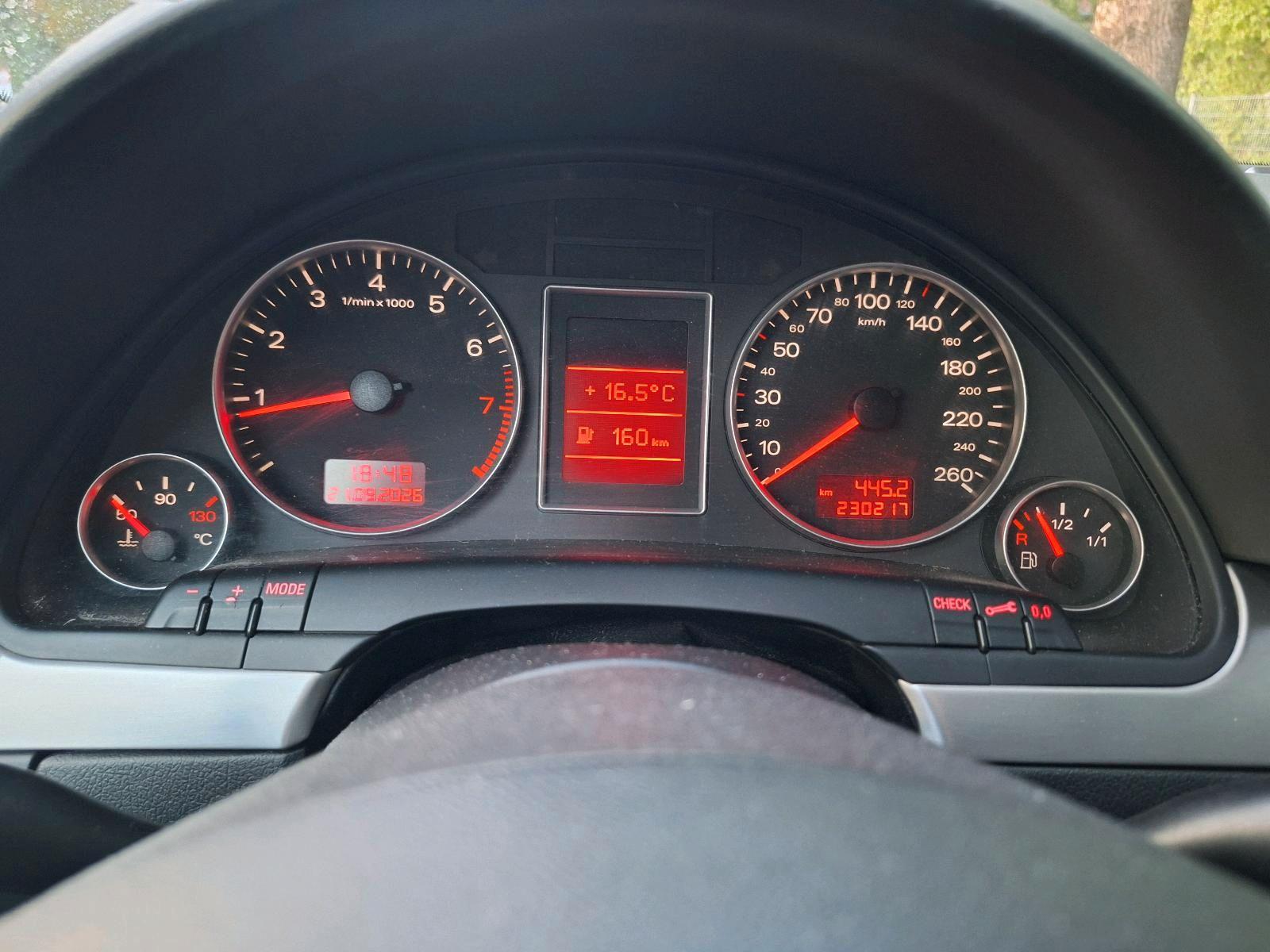 Audi A4 2005 — photo 8