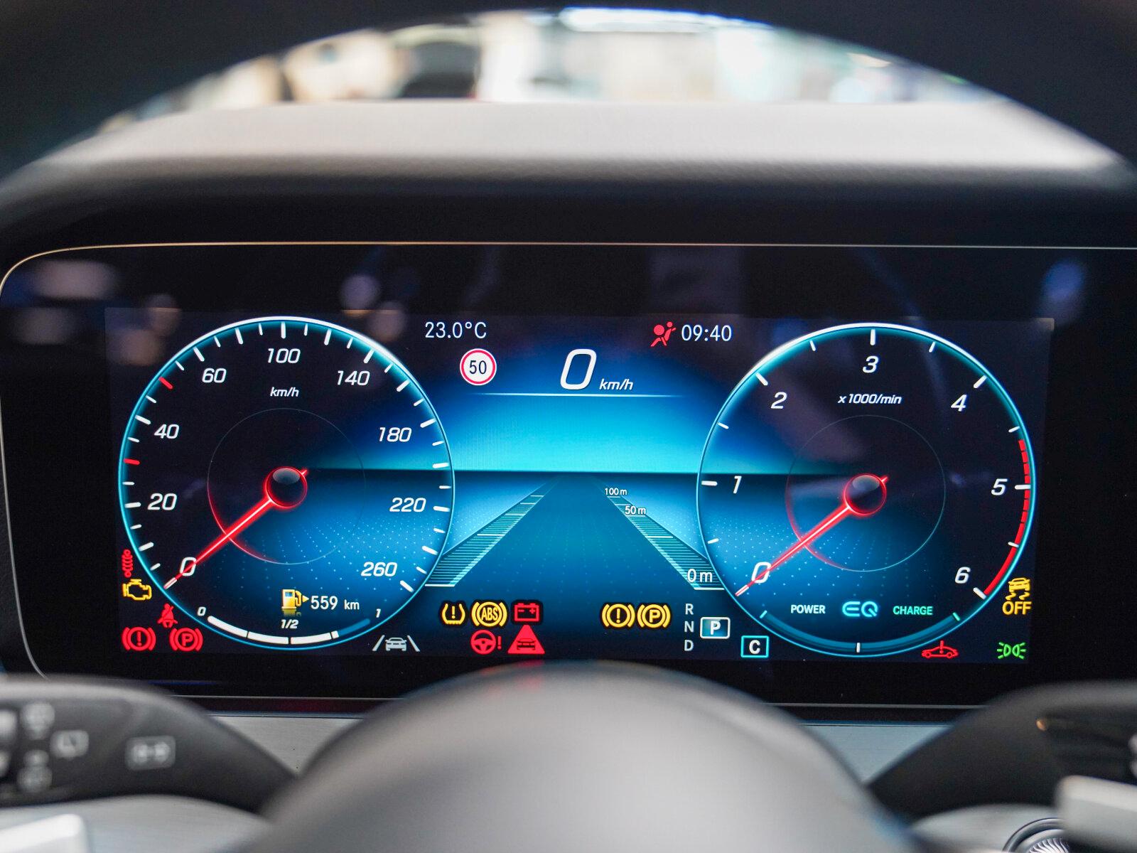 Mercedes-Benz E-Class d T AVANTGARDE CarPlay Kamera Spur Totwink, миниатюра 18