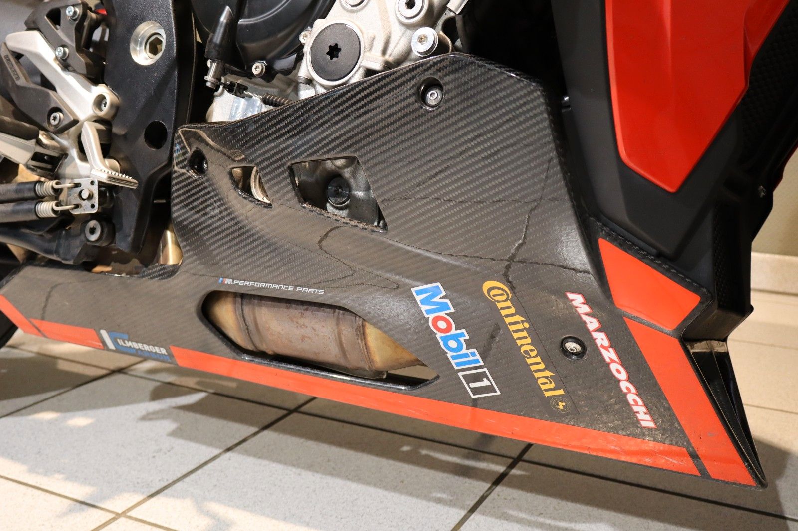 Fahrzeugabbildung BMW S1000XR mit Repair Inclusive