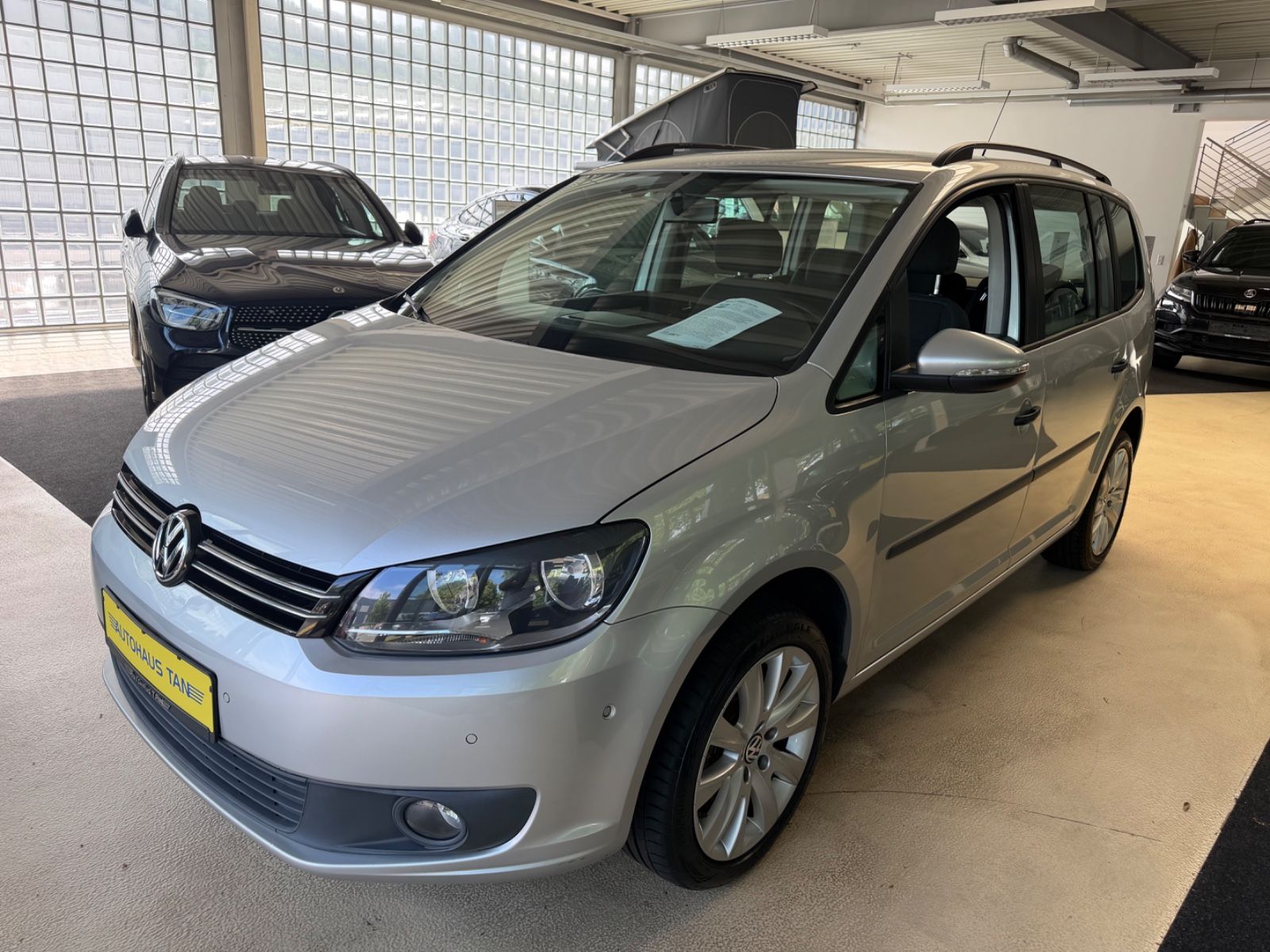 Fahrzeugabbildung Volkswagen Touran 2.0 TDI DSG