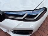 BMW M550i xDrive A - AHK, Garantie bis 02.2028,Glasd - gebrauchte BMW M550 aus dem Jahr 2023