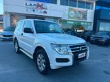 Mitsubishi Pajero 3.2 DI-D 16V aut. 3p. Invite D - weiße Mitsubishi Pajero