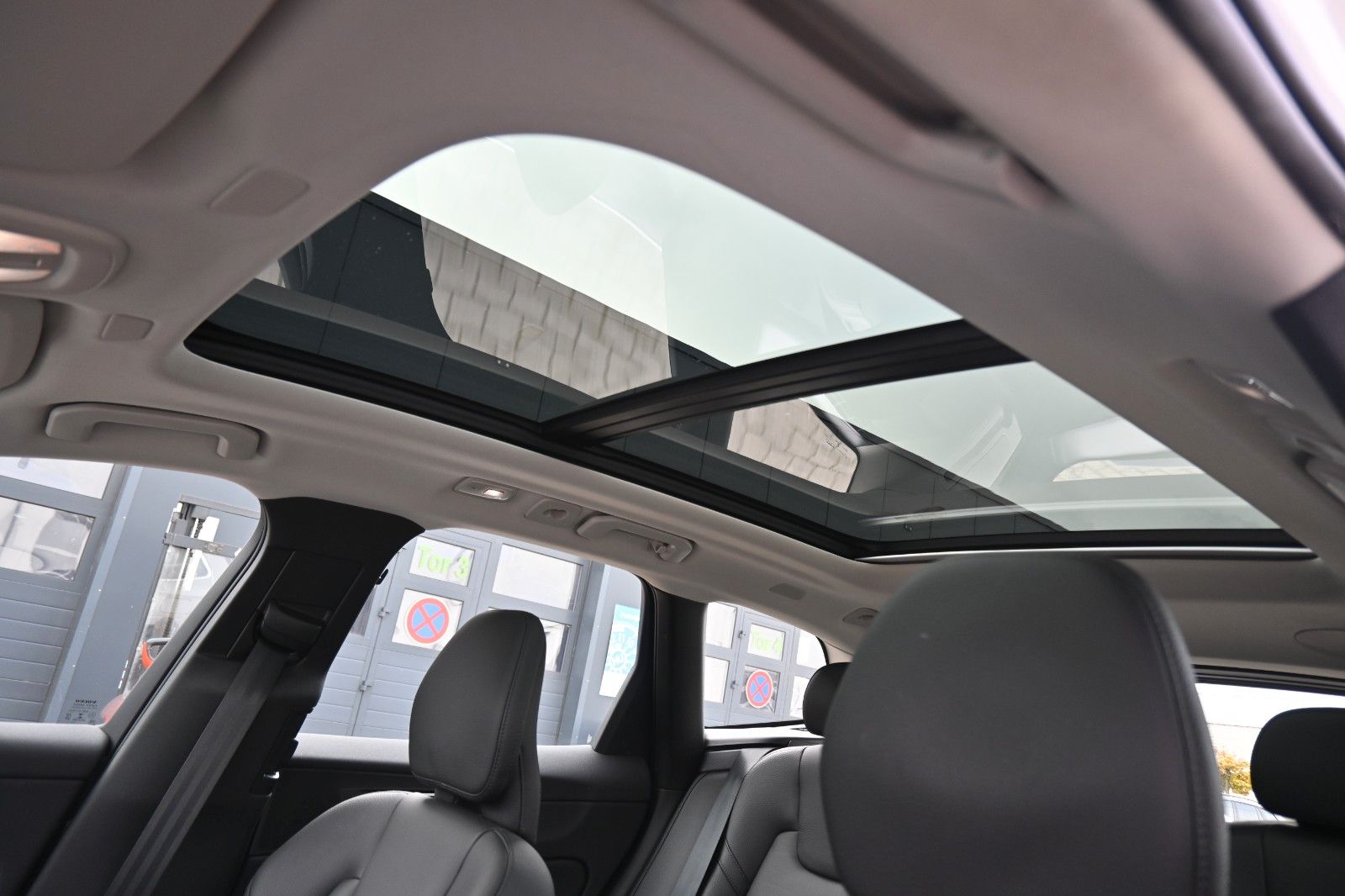 Fahrzeugabbildung Volvo XC60 T6 Inscription PHEV AWD*AHK*RFK*H&K*STHZG*