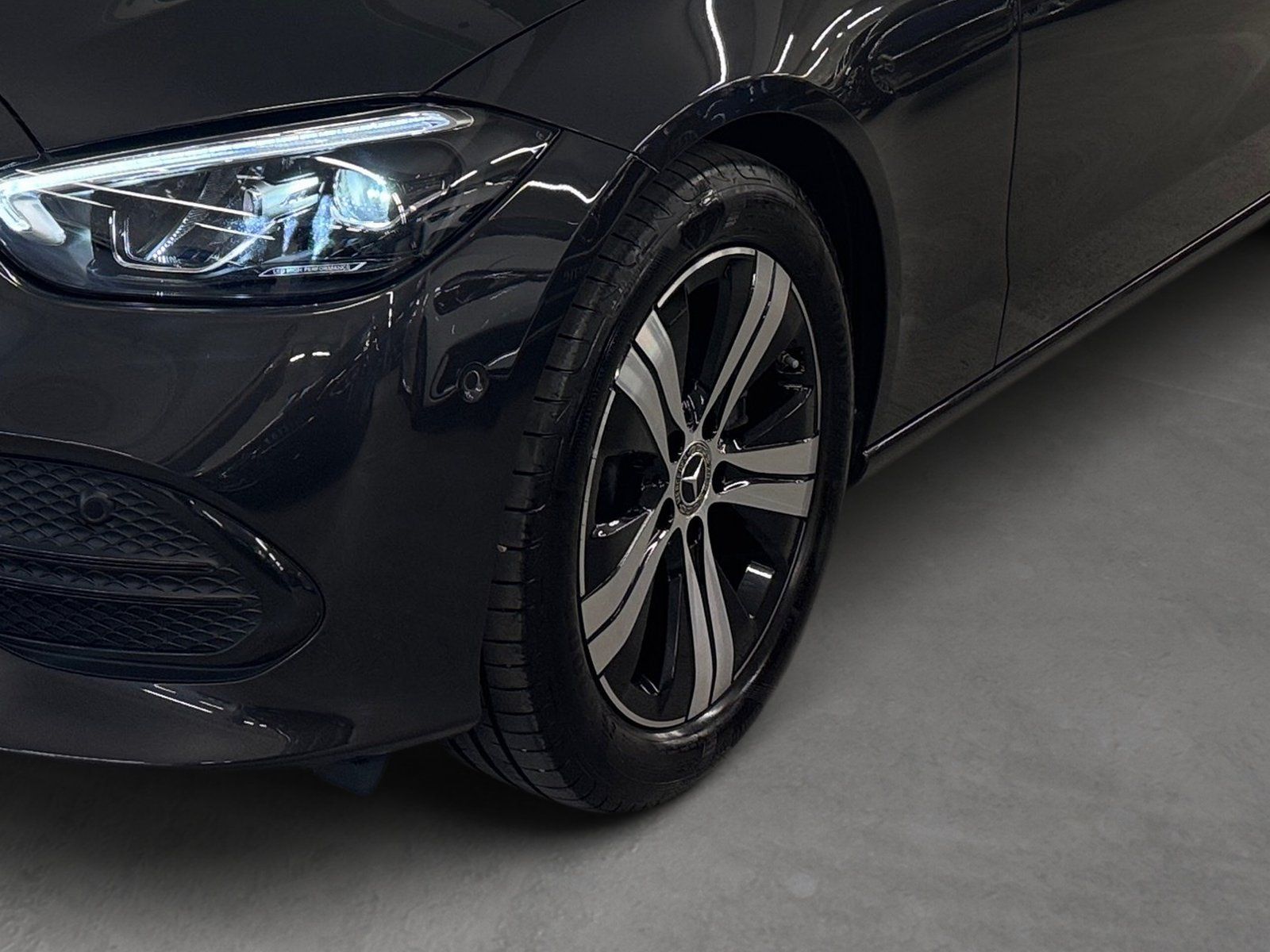 Fahrzeugabbildung Mercedes-Benz C 180 T Avantgarde*AHK*Kamera*LED*CarPlay*EasyPa