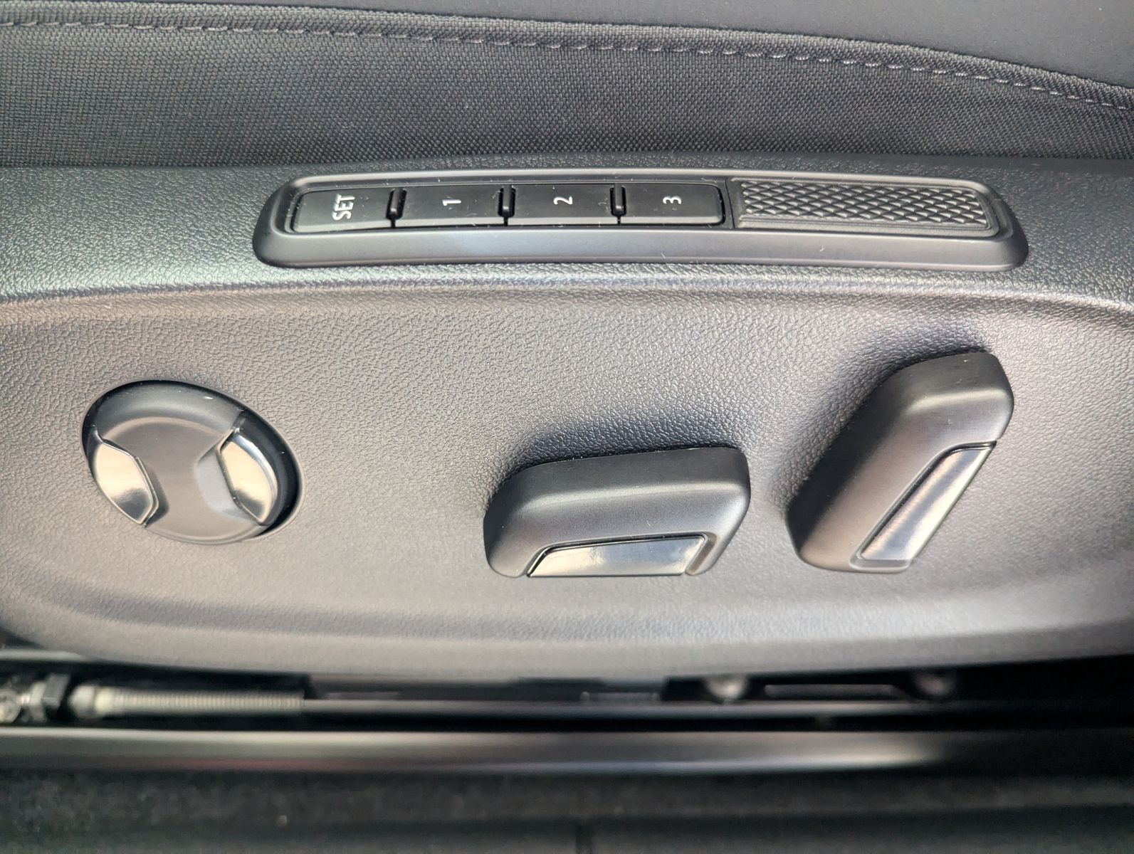 CUPRA Terramar 1.5 eTSI Dinamica Edge-Paket HUD 19" - Image 21