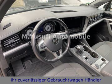 Volkswagen Touareg - 11