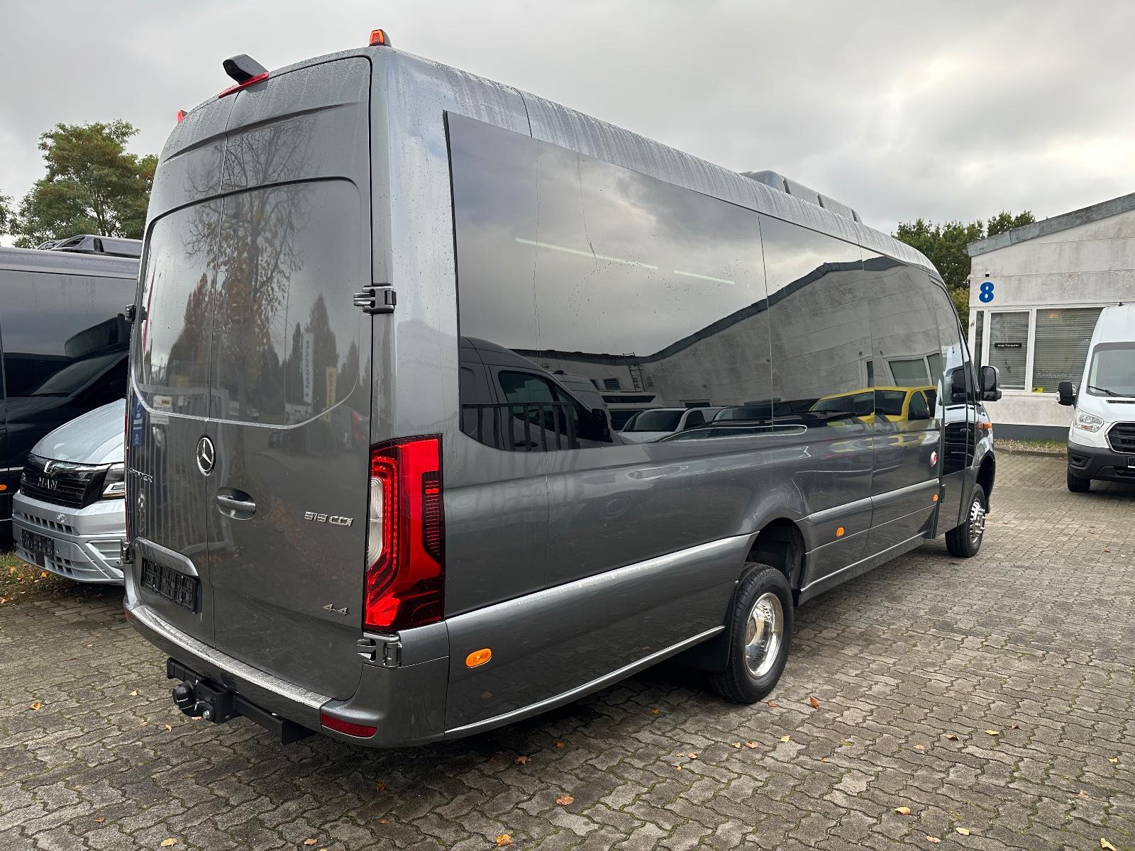 Mercedes-Benz Sprinter 519 4x4 22 Sitzer Klima AHK VIP
