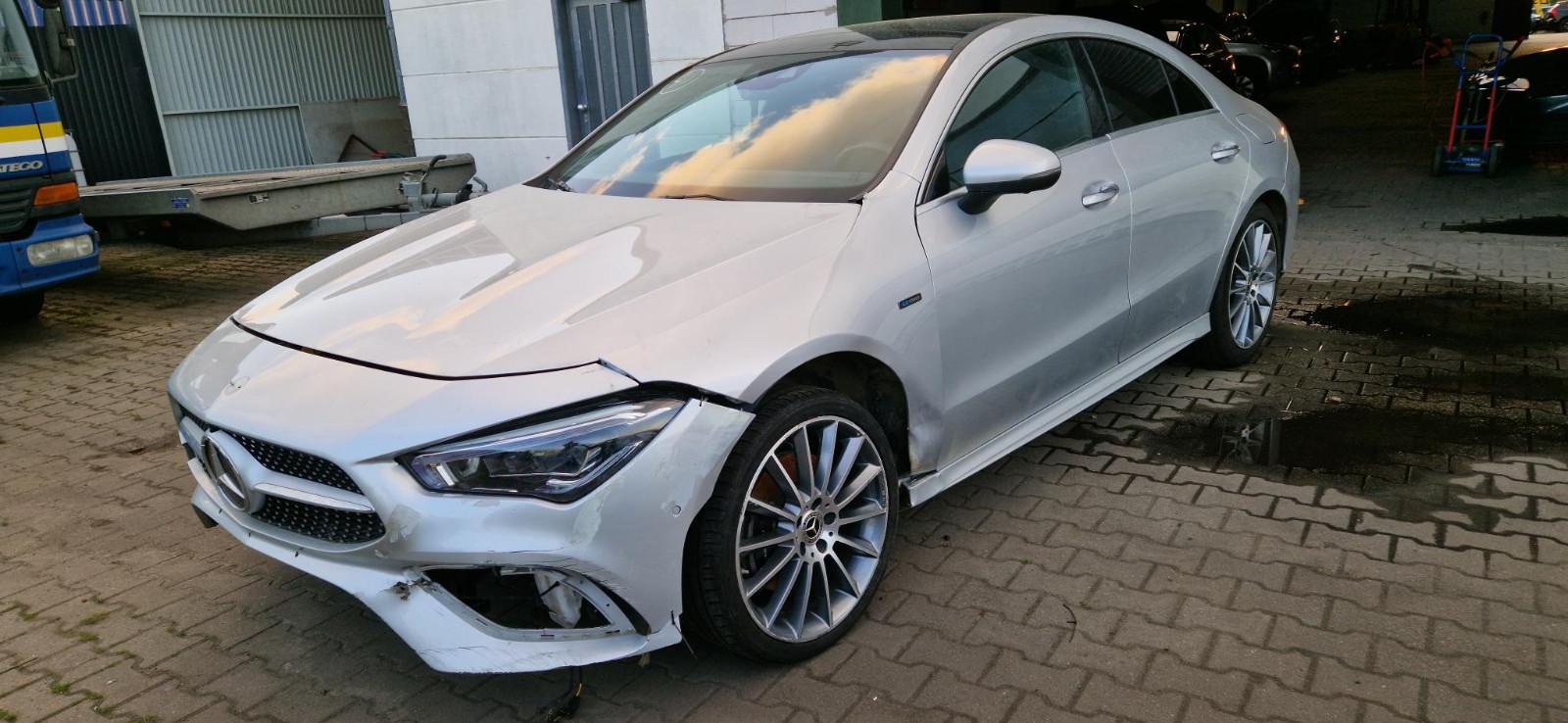 Mercedes-Benz CLA250e Coupe*AMG*Ambient*Panorama*Sound*Virtual